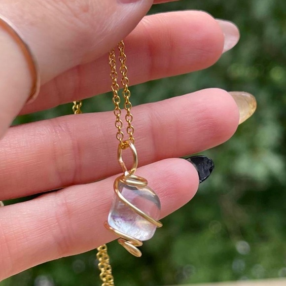 Fluorite crystal necklace - Picture 3 of 4
